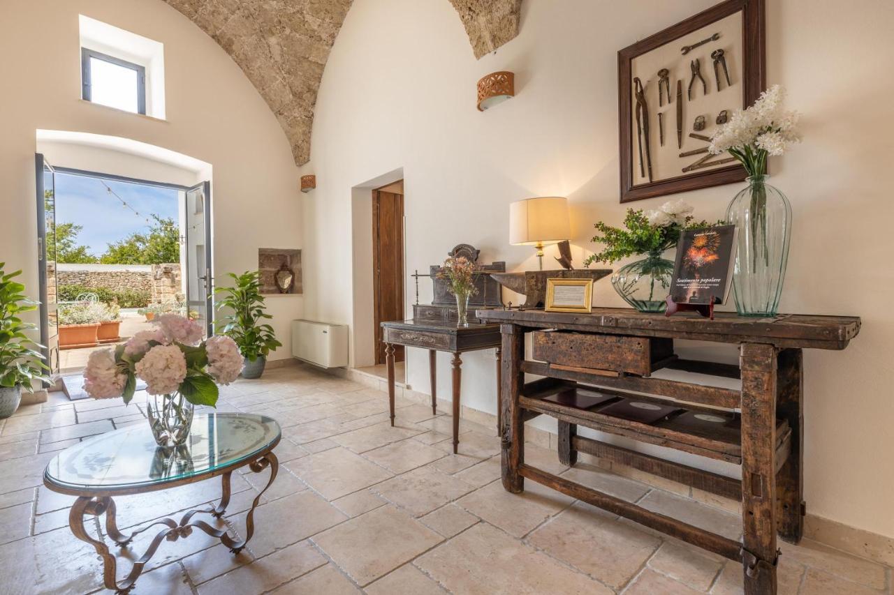 Villa Courtyard With Pool Racale Esterno foto