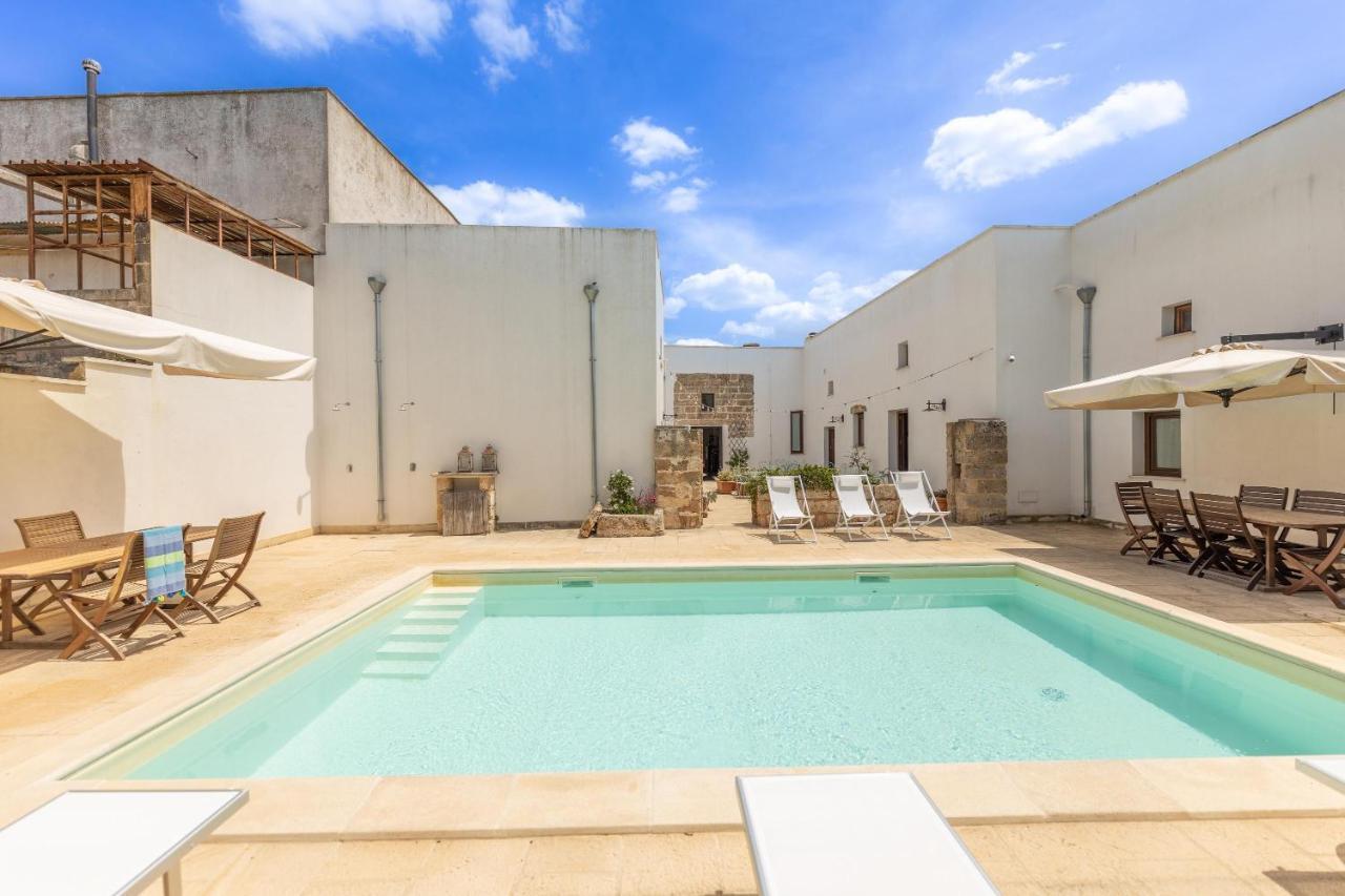 Villa Courtyard With Pool Racale Esterno foto