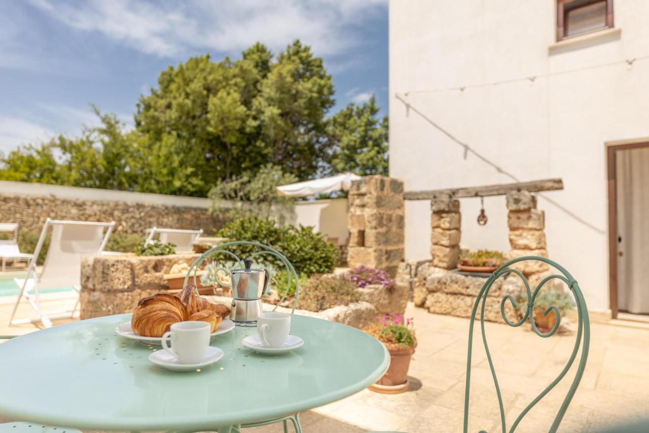 Villa Courtyard With Pool Racale Esterno foto