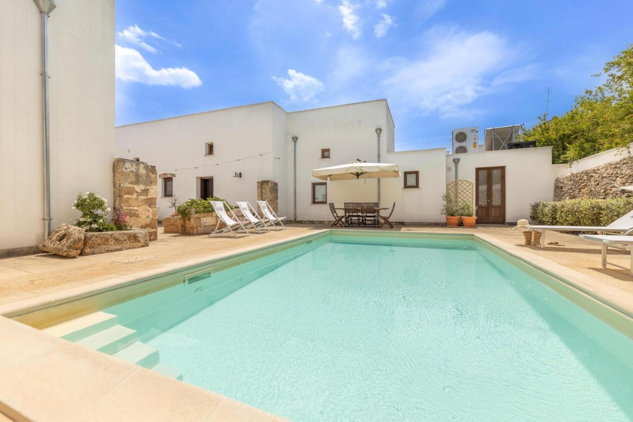 Villa Courtyard With Pool Racale Esterno foto
